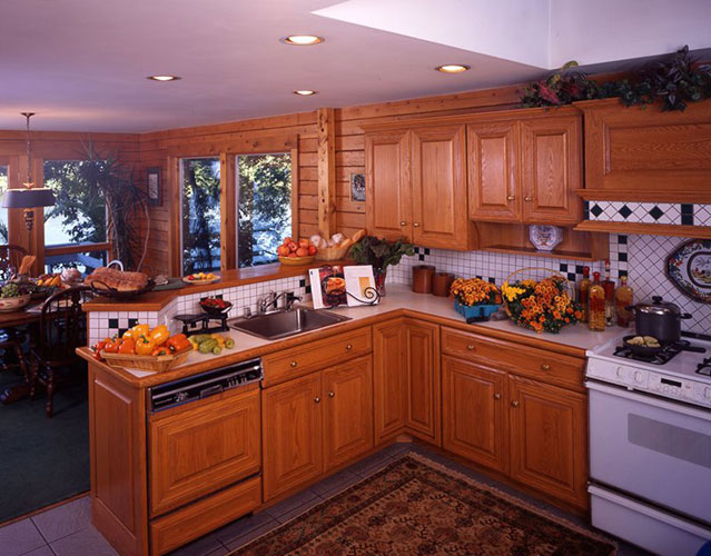 Sandy Hook log home kitchen